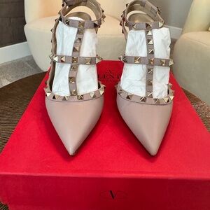 Valentino Rockstud Pointed Toe Heels in Blush/Nude